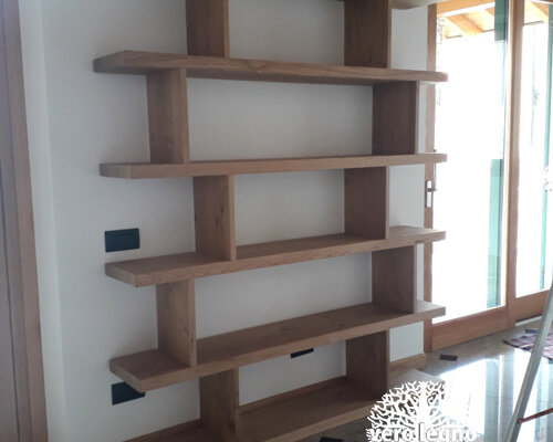 libreria moderna in legno massello su misura a legnano varese